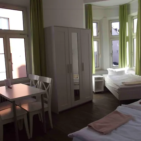 City Hostel *