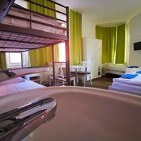 City Hostel *