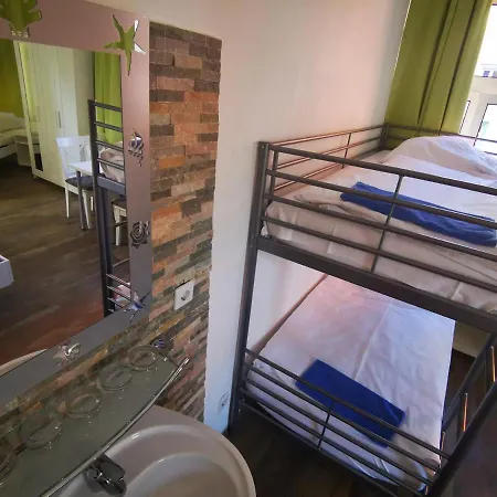 City Hostel אכסניה