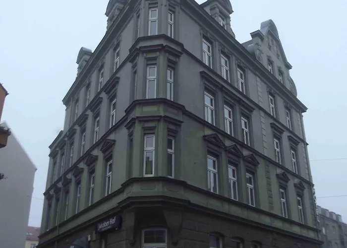 ホステル シティ *